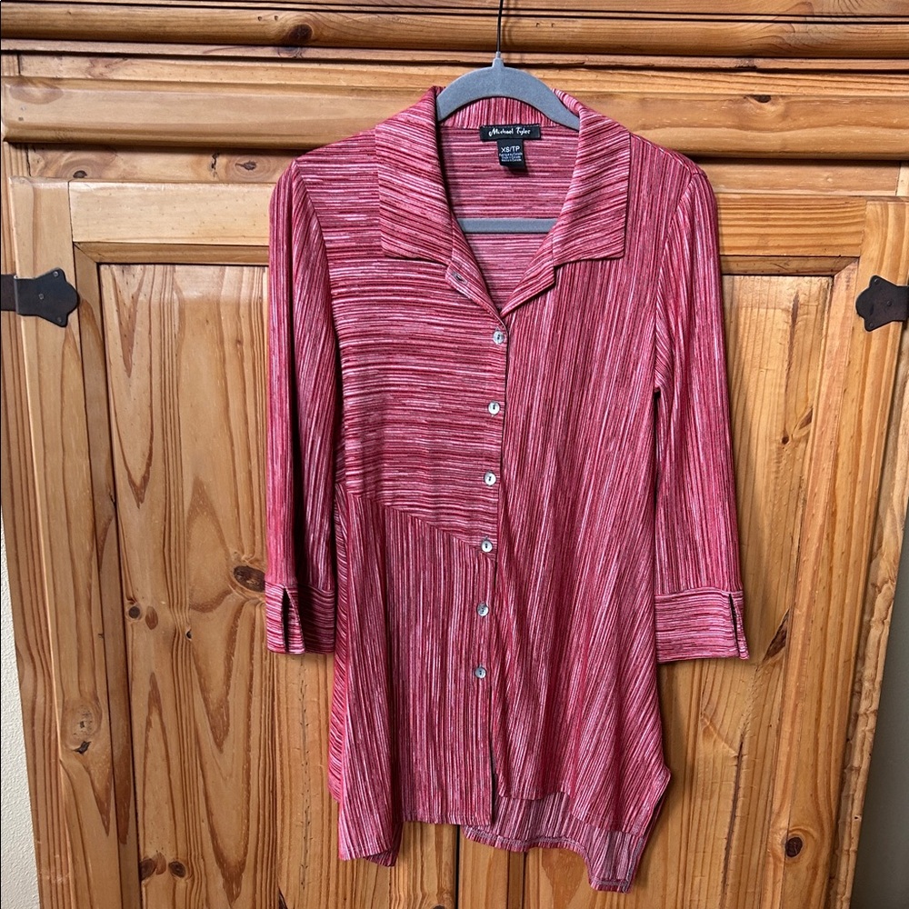 Michael Tyler Top Button Up Staggered Hem 3/4 Sleeve Lightweight Viscose Blend